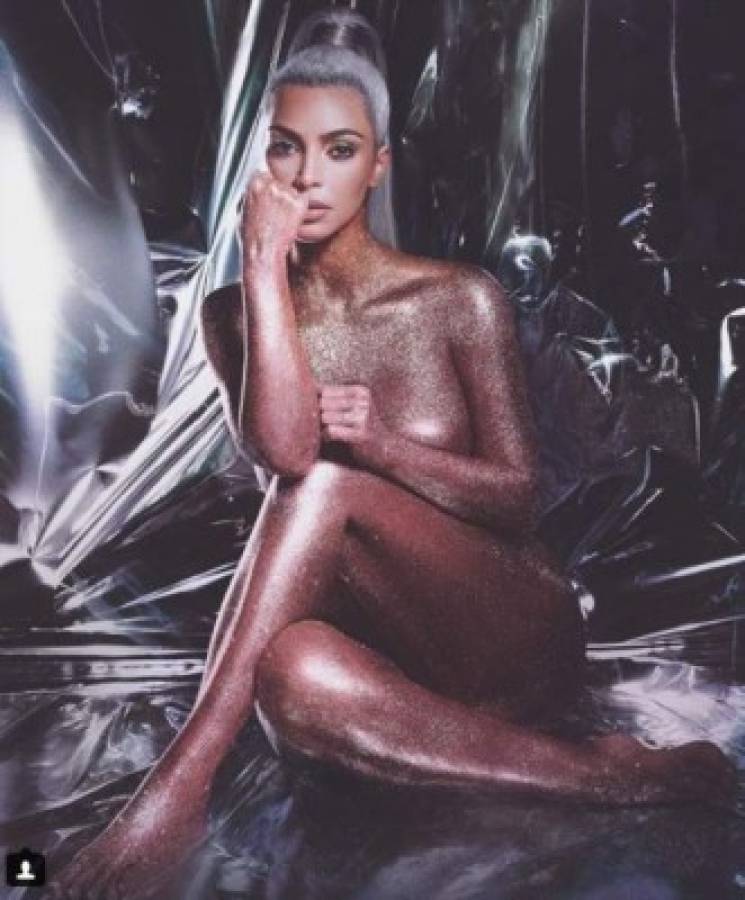 Kim Kardashian nuevamente posa desnuda y hace arder las redes sociales
