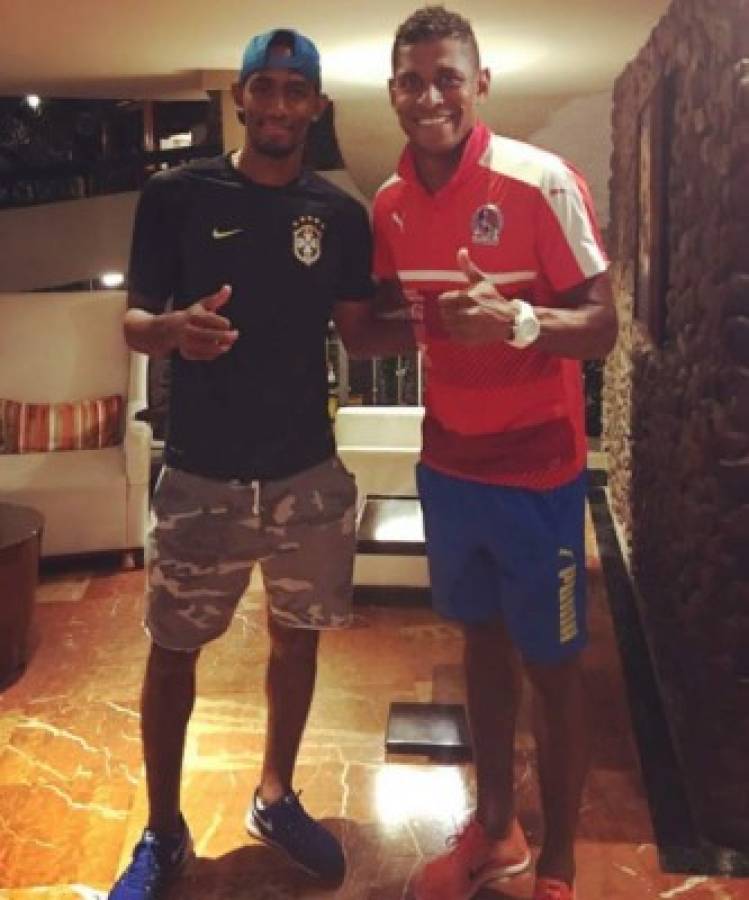 Jerry Bengtson y Carlo Costly juntos en Costa Rica. (Foto: Redes)