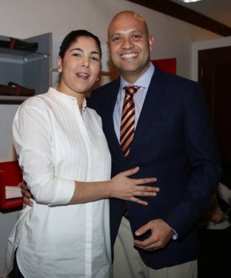 Elegante brindis de inauguración