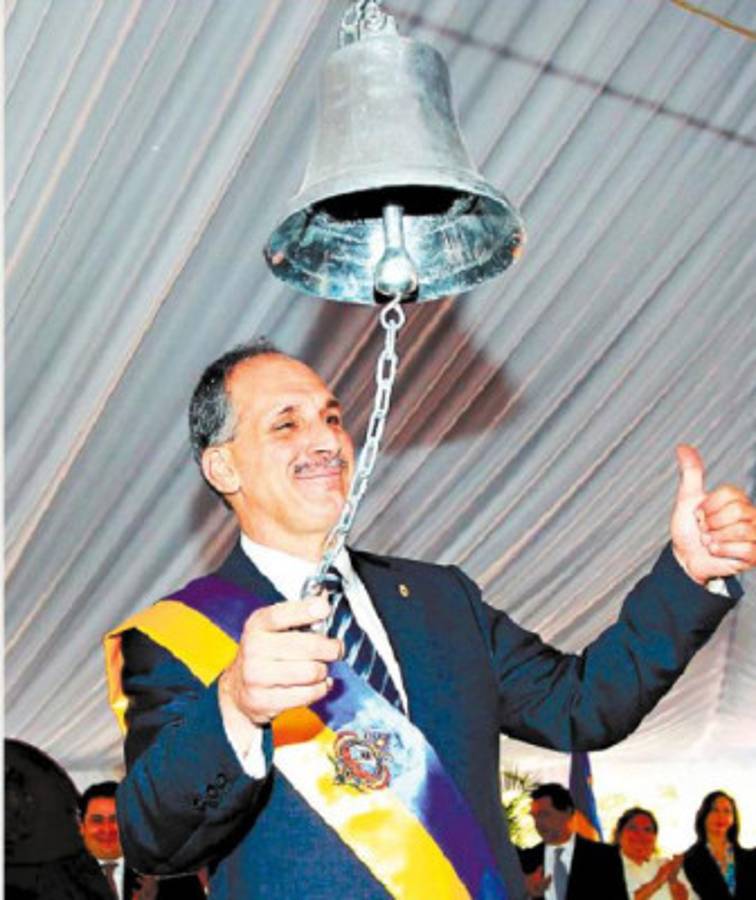 Inicia administración de Nasry 'Tito” Asfura