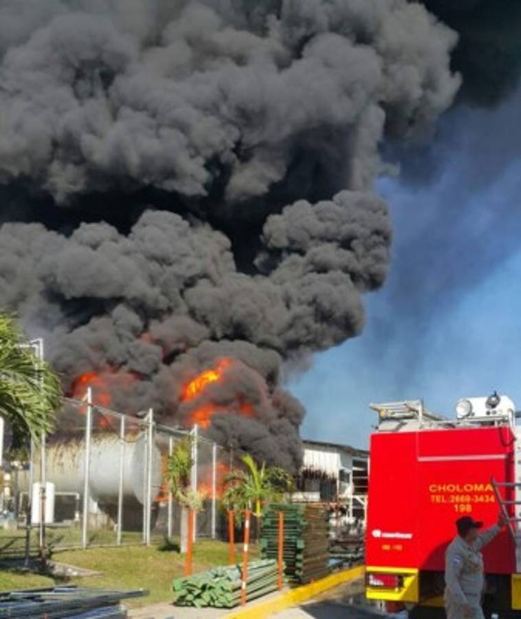 Un muerto tras incendio en fábrica de Choloma