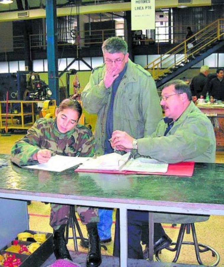 Cardióloga de aviones Tucano opera en Comayagua