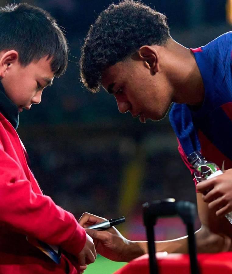 Prohibido: Lamine Yamal tiene enfurecidos a todos en Barcelona por gesto contra los aficionados