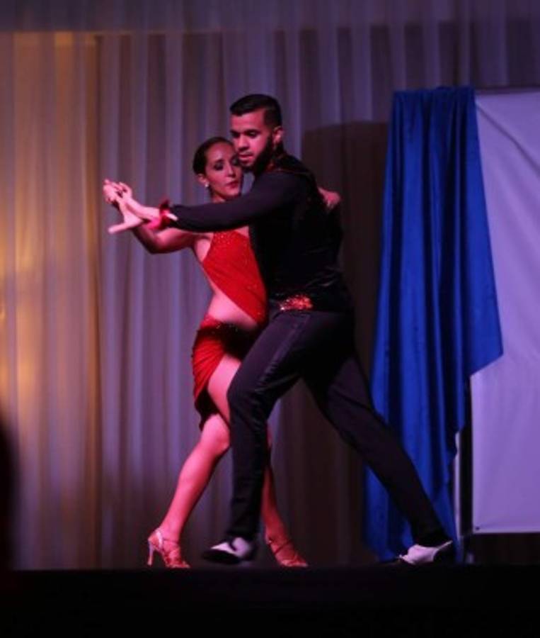 Kevin y Valeria, ganadores del Congreso de Salsa