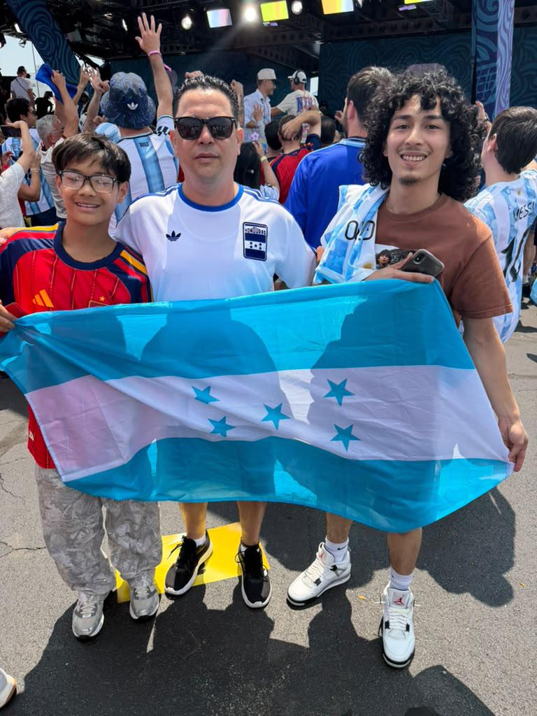 Messi sorprende con lo que hizo, bellas chicas deslumbras y afición catracha en final del Mundial 2026
