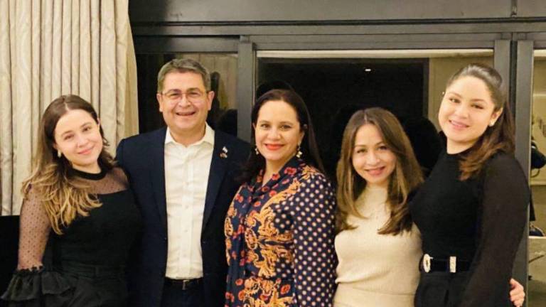 Familiares de Juan Orlando Hernández tras sexto día de juicio: “Nunca se confabuló con esos delincuentes”