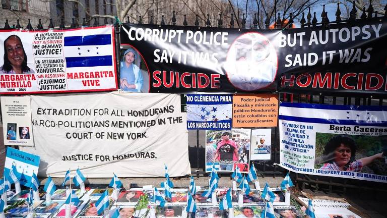 “Aquí solo hay 30 mártires, pero son miles las víctimas en Honduras”: manifestantes frente a Corte de Nueva York