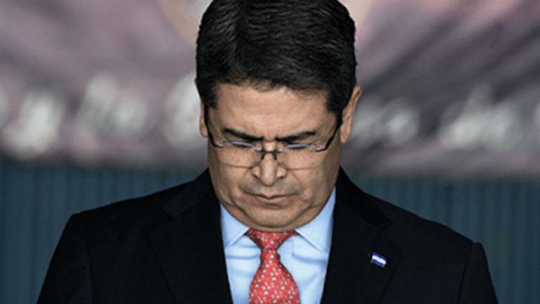 Que JOH testifique en su juicio es una estrategia arriesgada, explica abogado