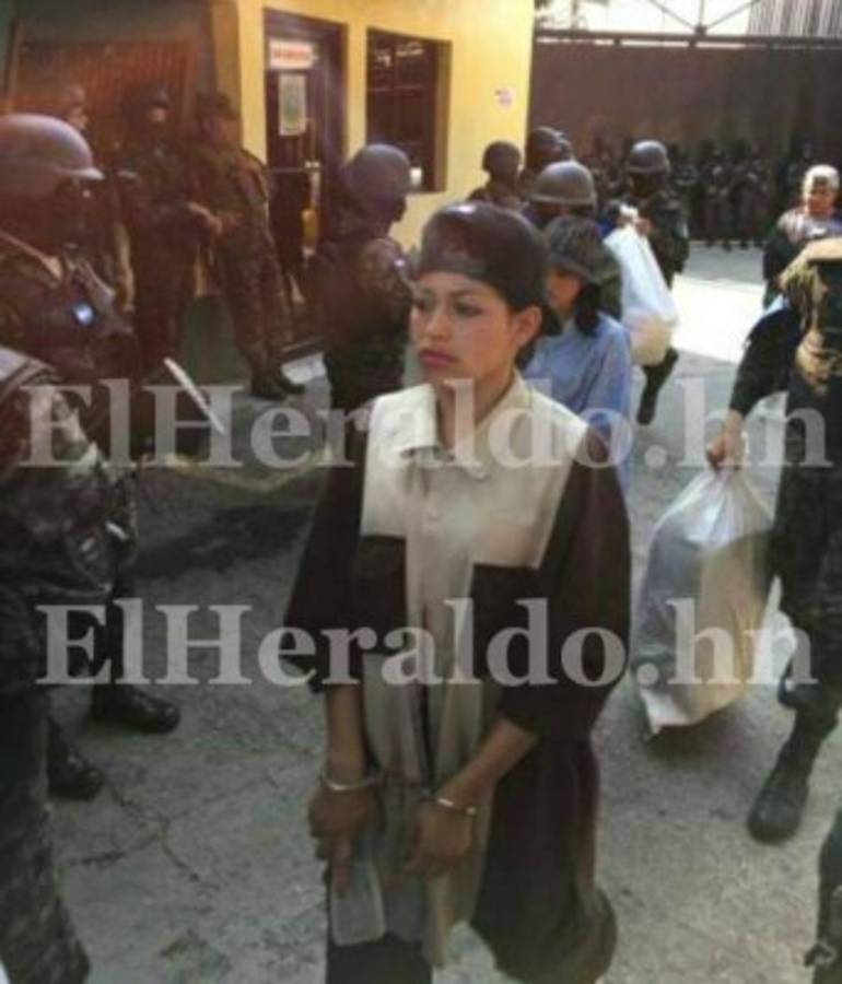 La tradicional vestimenta de las mujeres integrantes de maras y pandillas de Honduras