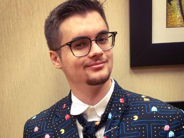 Una relación con estrictos acuerdos: así es el noviazgo de Daniel con Carmen, siamesa que comparte pelvis con su hermana