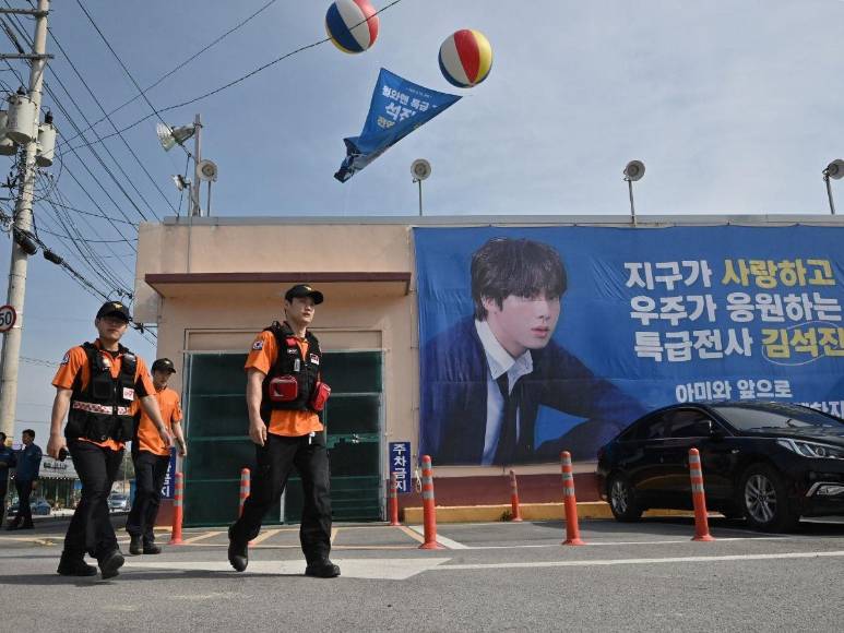 Jin de BTS finaliza su servicio militar obligatorio en Corea del Sur