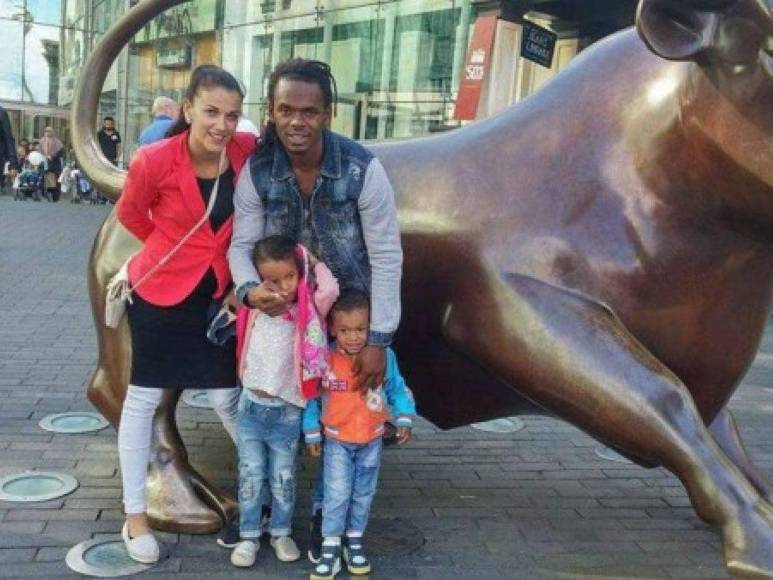 Los futbolistas hondureños que conquistaron el corazón de bellas extranjeras