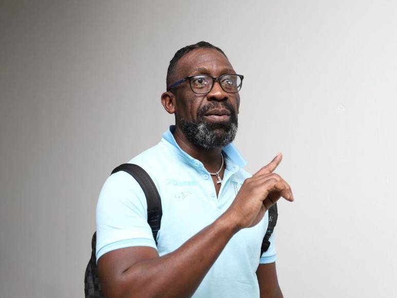 Ambiente del partido de despedida de Rambo de León ¿quién ha llegado?