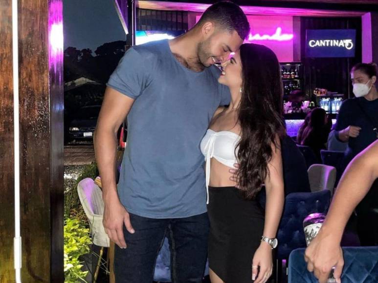 Adriana Hasbún: tiktoker salvadoreña que muestra baile, fitness y humor