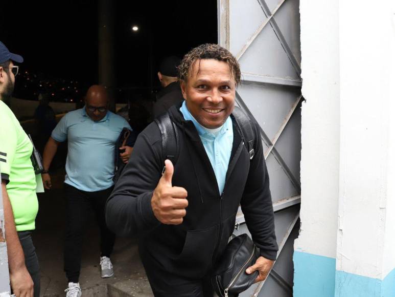 Ambiente del partido de despedida de Rambo de León ¿quién ha llegado?