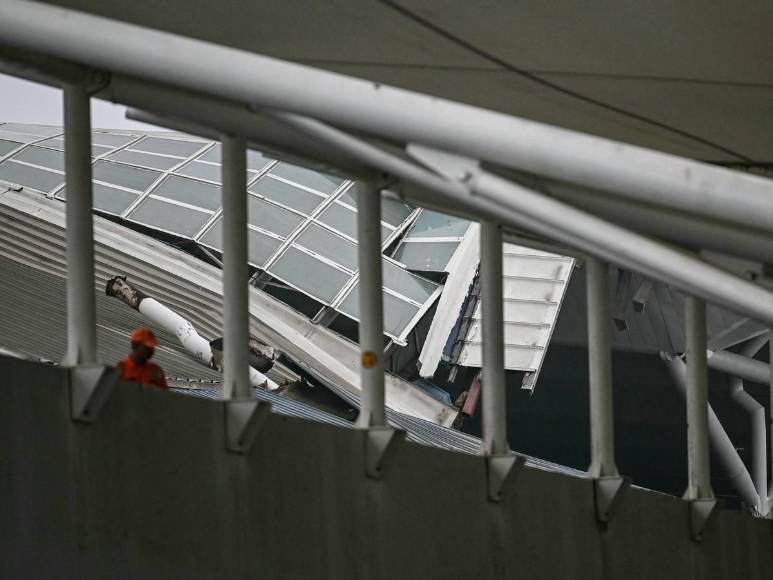 Un muerto y varios heridos tras derrumbarse techo en aeropuerto de India por lluvias