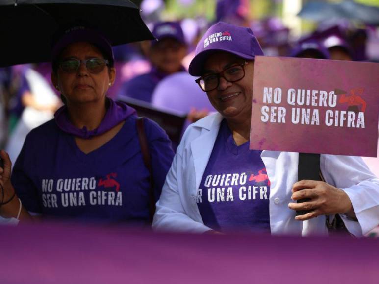 Mujeres realizan marcha “no quiero ser una más” en contra de femicidios