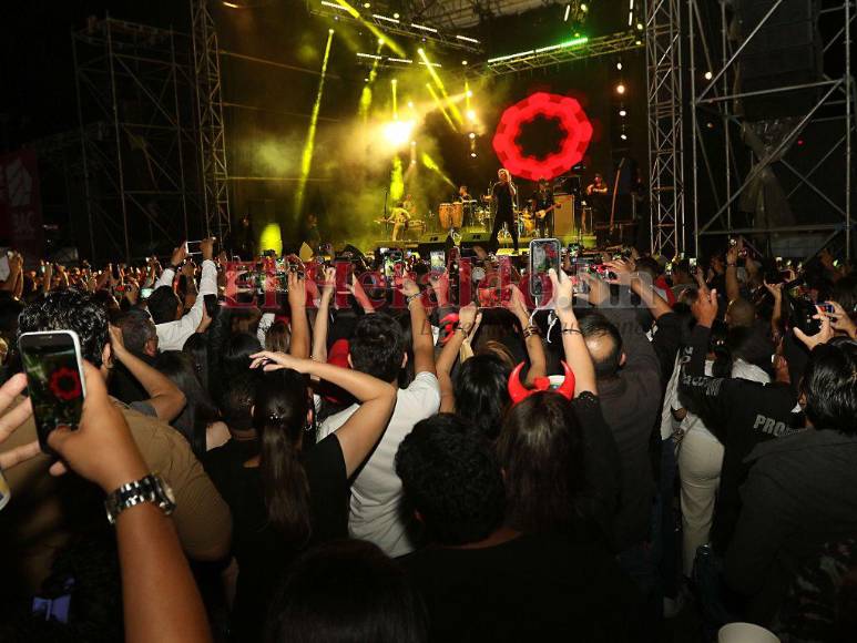 Vilma Palma hizo vibrar a generaciones con sus éxitos en Tegucigalpa (FOTOS)