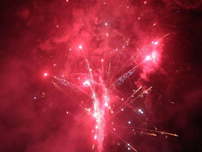 Espectacular shows de luces y cantantes en recta final de Teletón 2023