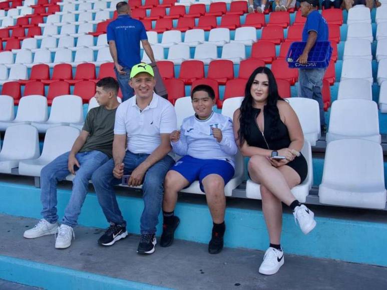 ¡La capital responde! Gran ambiente en el Nacional para el Honduras vs Cuba