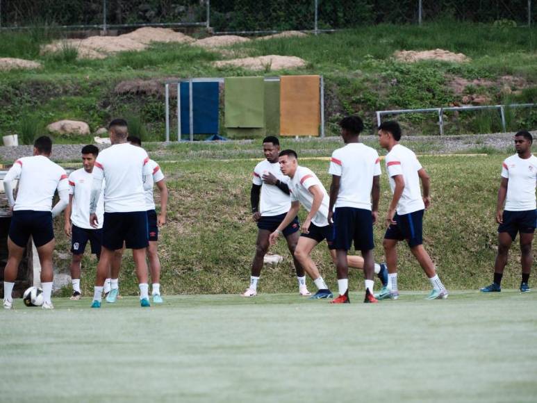Romell Quioto sorprende y realiza trabajos de pretemporada con el Olimpia de Pedro Troglio