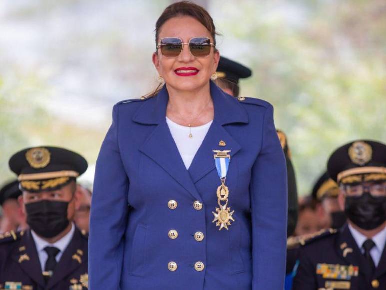 Chaqueta y colores neutros, el estilismo dominante de Xiomara Castro en sus comparecencias públicas