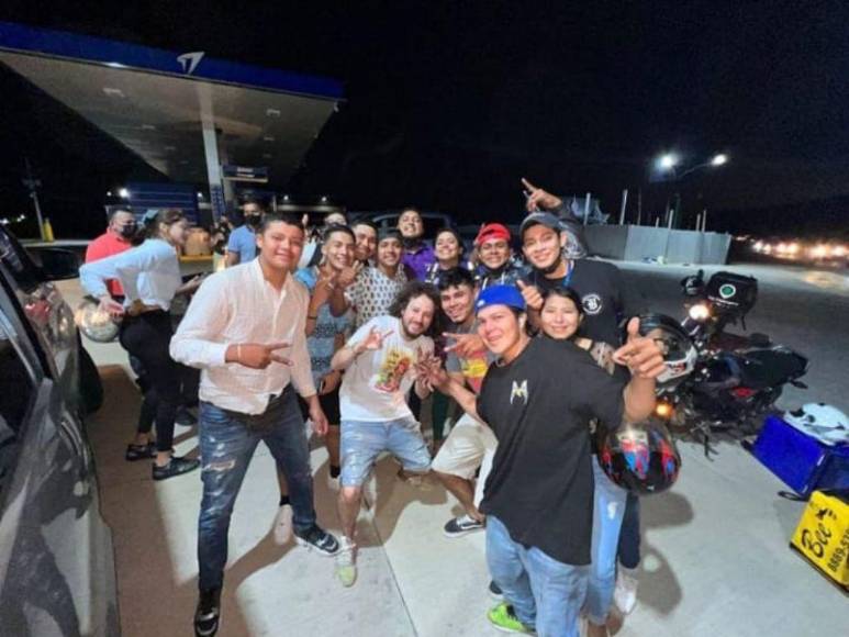 Sorprendido e intrigado: así ha sido el recorrido de Luisito Comunica por Honduras