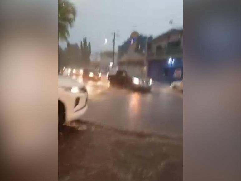 Caos por lluvias en San Pedro Sula: Tráfico y apagones la zona norte