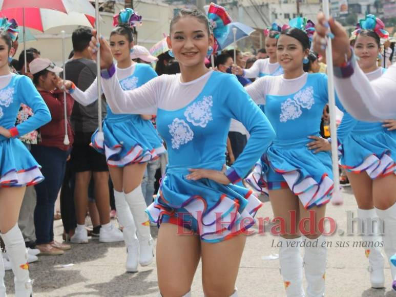Los cuadros de palillonas que roban suspiros en Desfiles Patrios 2022 (Fotos)