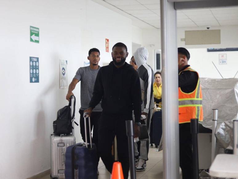 Así llegaron los legionarios a Honduras para entrenar y encarar a México