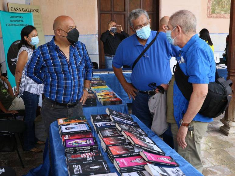 Feria del Libro en el Festival Internacional de Poesía de Los Confines