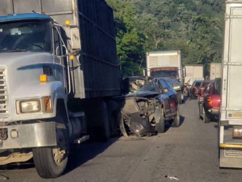Viaje a fiesta de cumpleaños terminó en tragedia: cinco muertos dejó accidente en Triunfo de la Cruz