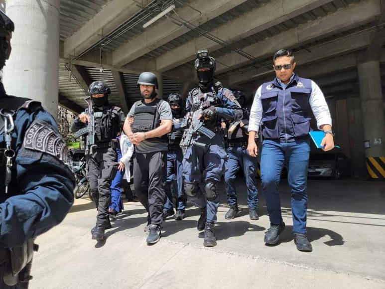 Bajo resguardo policial: así fue la primera audiencia de Gilbert Reyes en Honduras