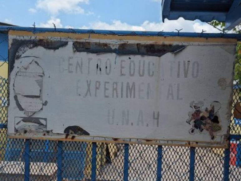 Antes y después de la Escuela Experimental de la UNAH reconstruida por Shin Fujiyama