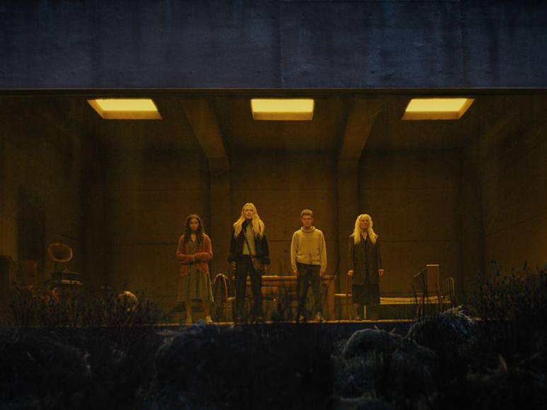 En “Observados” Dakota Fanning se pierde entre el terror y el suspenso