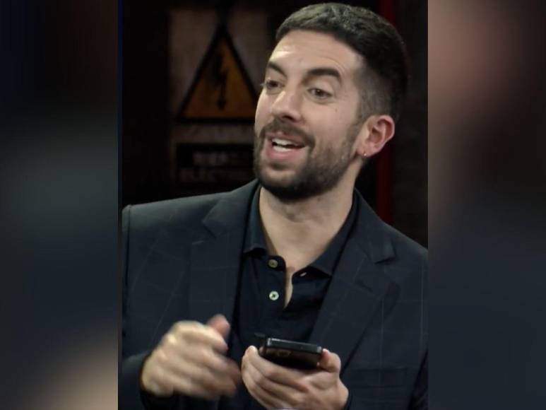 Christian Nodal habla de cuánto dinero ha acumulado y de su relación con Cazzu