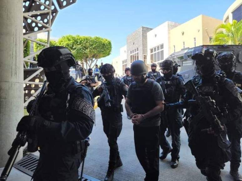 Bajo resguardo policial: así fue la primera audiencia de Gilbert Reyes en Honduras