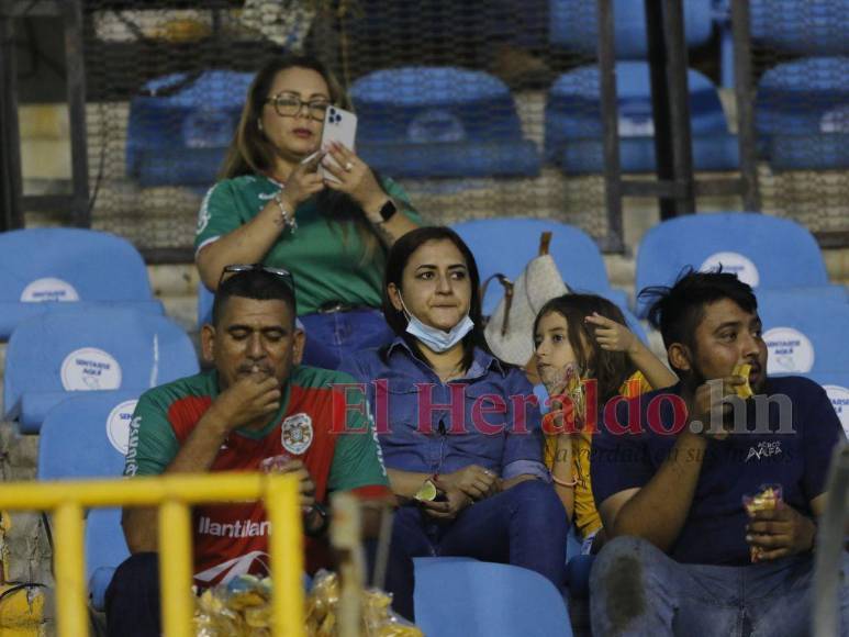 Carnaval Verdolaga y desconcierto ceibeño: La goleada 4-1 del Marathón sobre el Victoria en imágenes