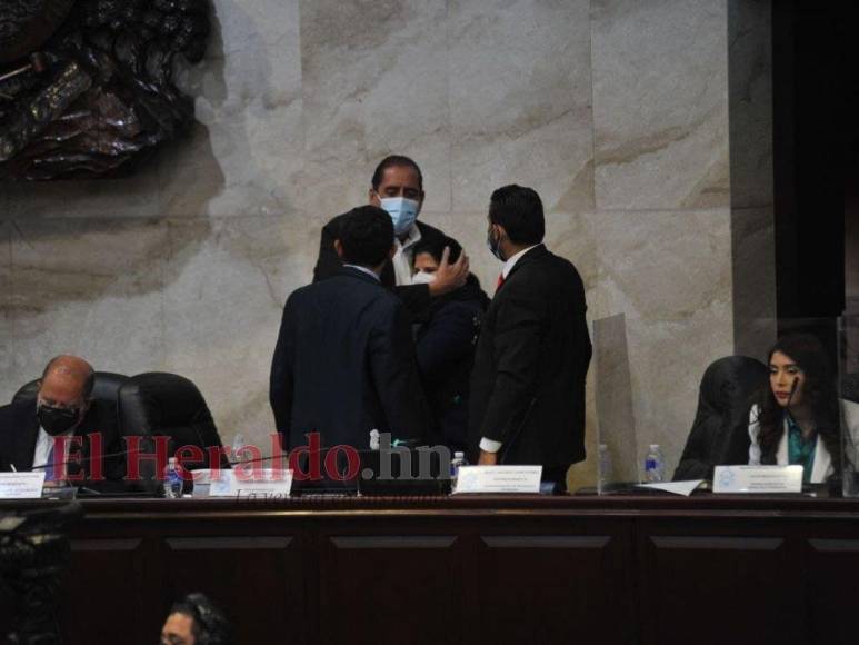 Se “deroga Ley de Secretos” y congresistas festejan lucha contra impunidad (FOTOS)