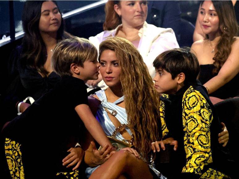 “Gracias a mis hijos por hacerme creer que mamá puede”: Sentido mensaje de Shakira en los MTV VMA’s 2023