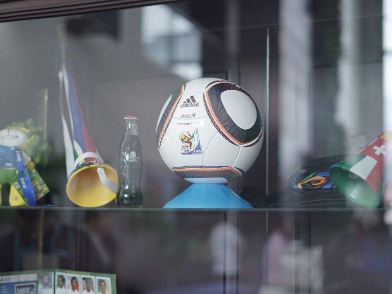 Entre nostalgia y homenajes: el ambiente en la presentación de Reinaldo Rueda