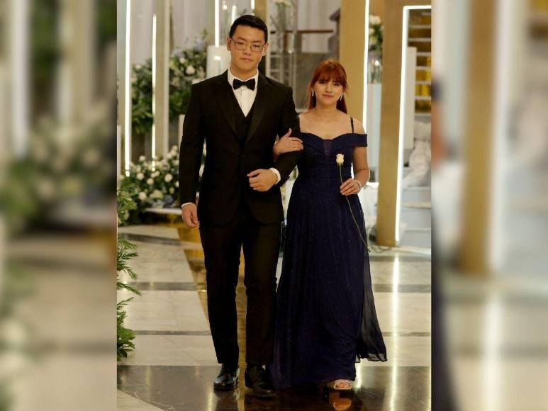 Sobriedad y elegancia en la Prom Night 2024 de Dowal School