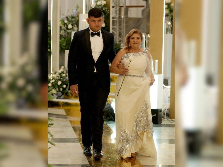 Sobriedad y elegancia en la Prom Night 2024 de Dowal School