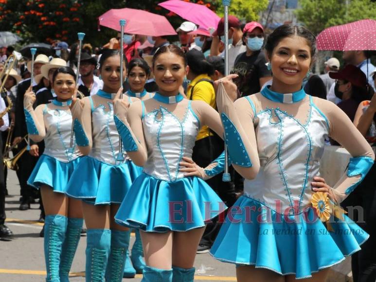 Los cuadros de palillonas que roban suspiros en Desfiles Patrios 2022 (Fotos)