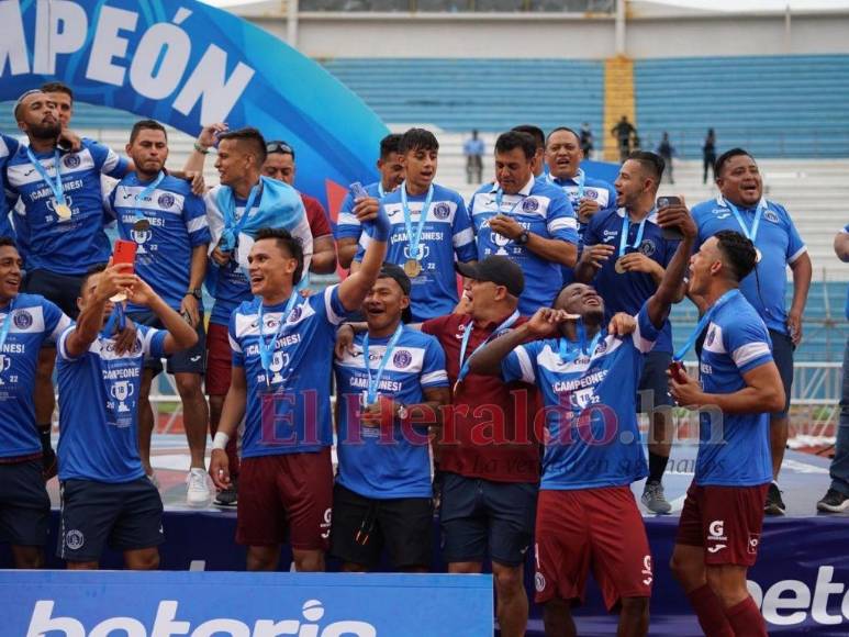 ¡Celebración Azul en el Olímpico! El festejo de los jugadores y afición del Motagua por la copa 18