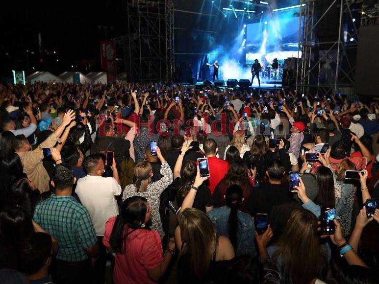 Vilma Palma hizo vibrar a generaciones con sus éxitos en Tegucigalpa (FOTOS)