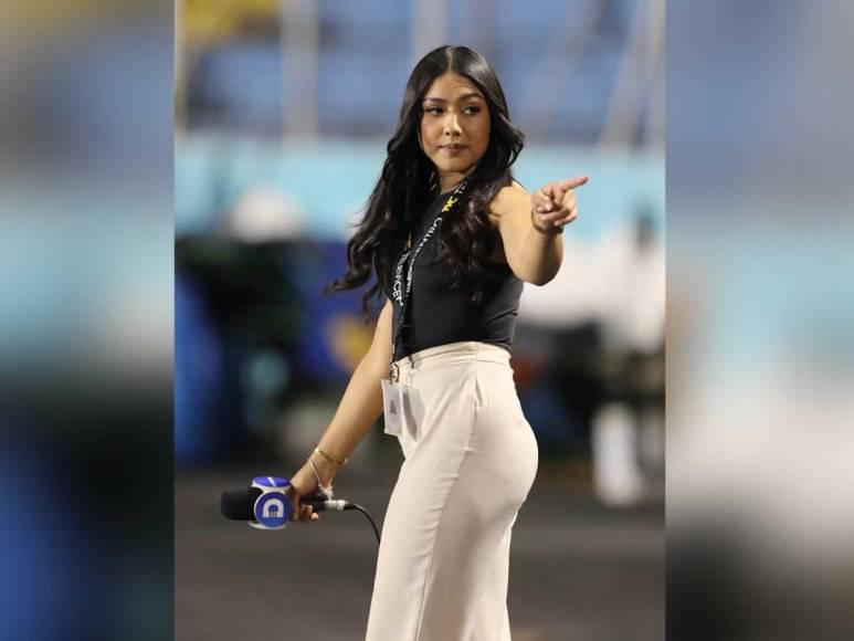 Bellas damas engalanaron el Olancho FC vs Olimpia: Esposa de futbolista causó furor Bellas damas engalanaron el Olancho FC vs Olimpia: Esposa de futbolista causó furor