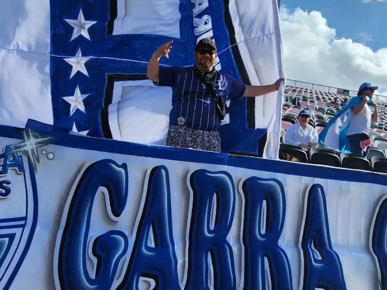 ¡Garra catracha! Aficionados hondureños presentes en Dominicana para el duelo de la H frente a Cuba