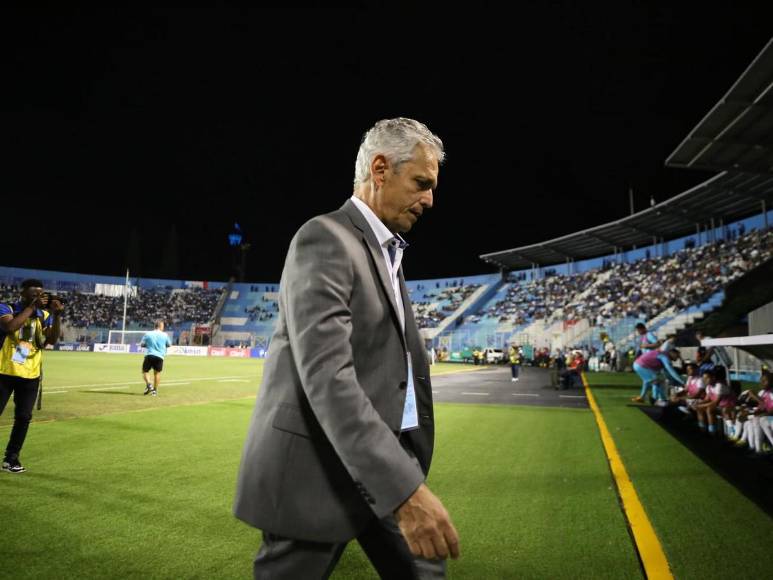 Así vivió el profesor Reinaldo Rueda la primera parte del Honduras vs Granada