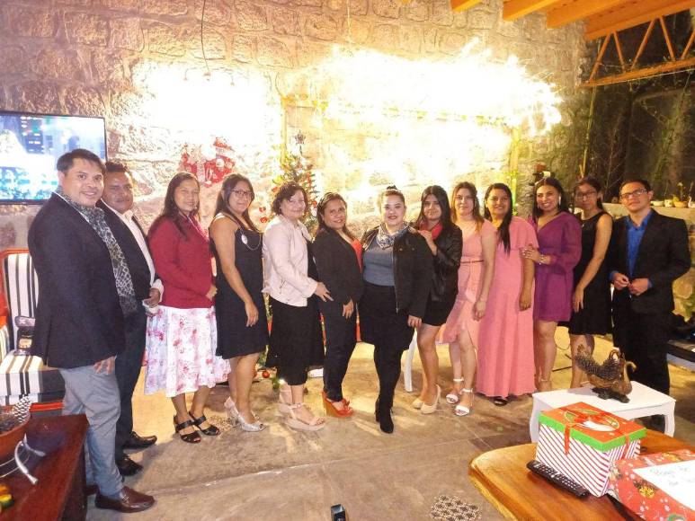 “Gracias por haber querido a mi hermano”: familia y amigos muestran pesar por director de kínder asesinado en la Ulloa